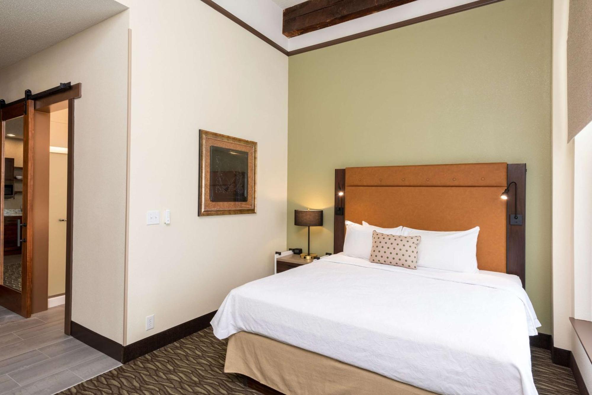 Hotel Homewood By Hilton Downtown